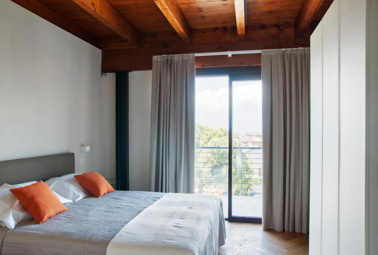 Residenza Puoti Lägenhet Peschiera del Garda Exteriör bild